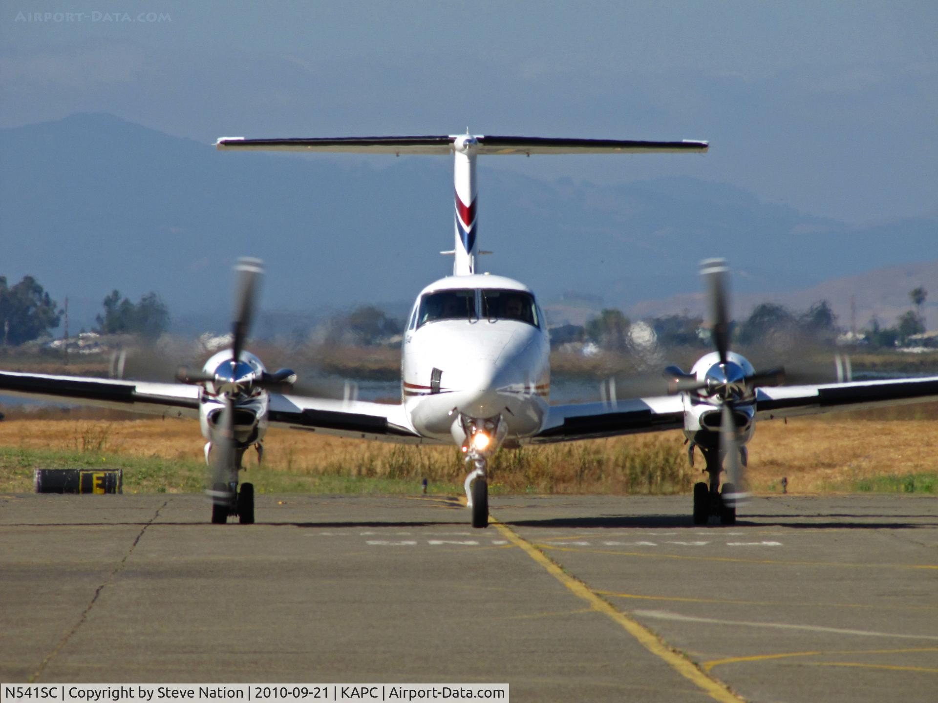 N541SC, 1987 Beech 300 C/N FA-138, Head-on shot of 1987 Beech 300 arriving at Napa, CA (KAPC)