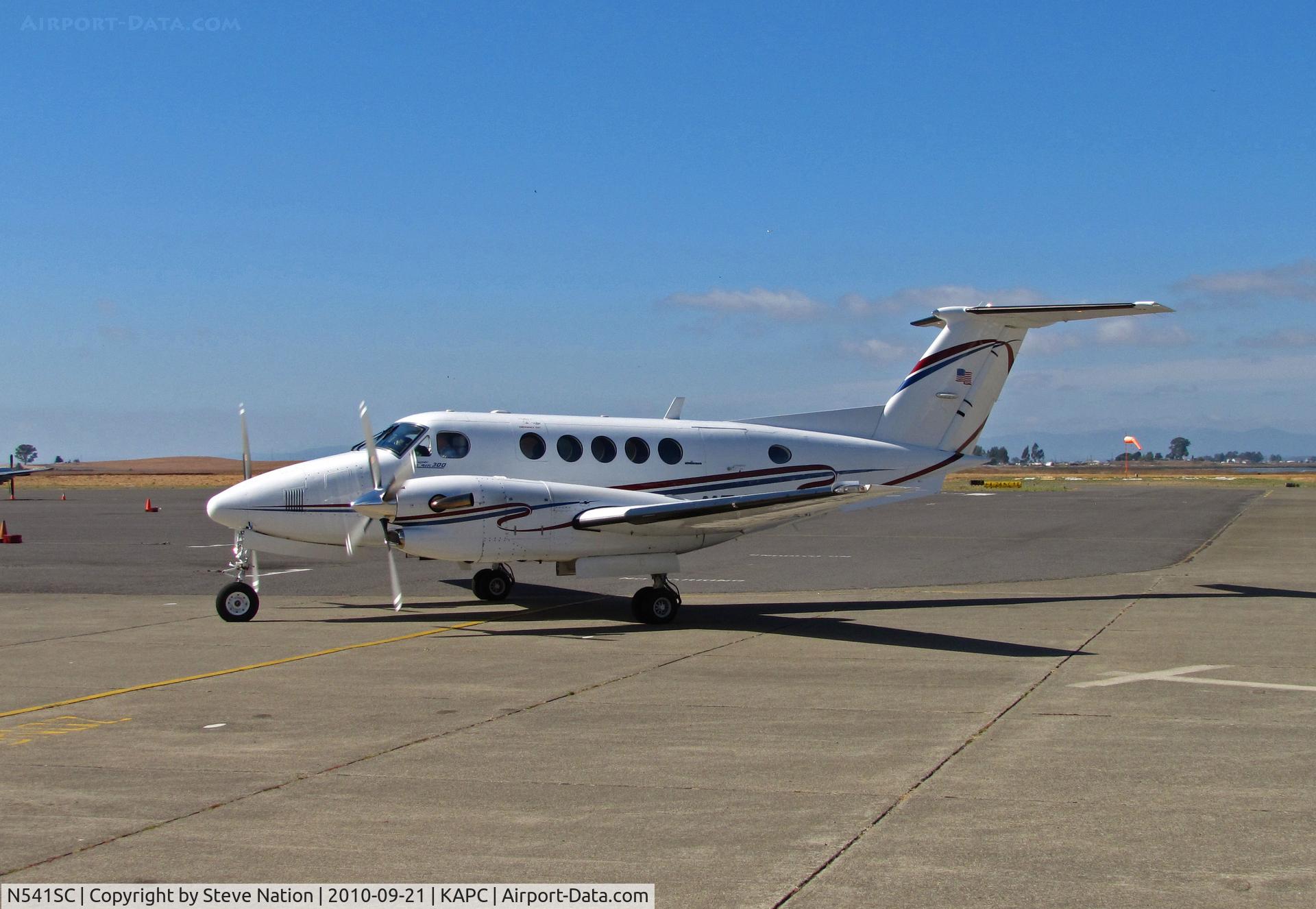 N541SC, 1987 Beech 300 C/N FA-138, 1987 Beech 300 arriving at Napa, CA (KAPC)
