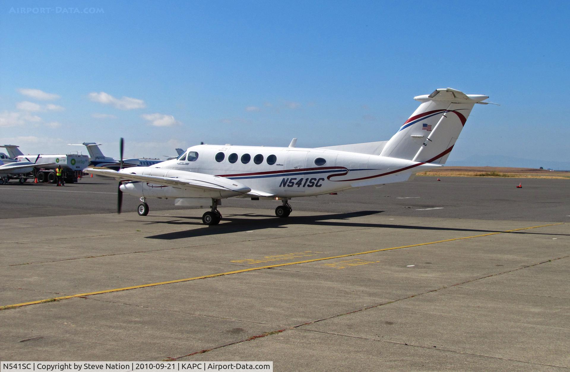 N541SC, 1987 Beech 300 C/N FA-138, 1987 Beech 300 arriving at Napa, CA (KAPC)