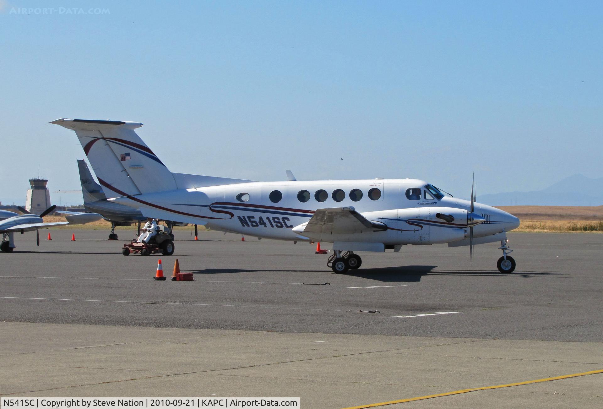 N541SC, 1987 Beech 300 C/N FA-138, 1987 Beech 300 departing Napa, CA (KAPC)