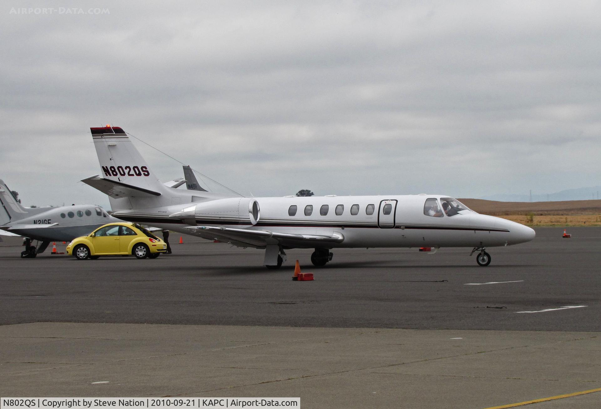 N802QS, 2006 Cessna 560 Citation Encore C/N 560-0706, Netjets 2006 Cessna 560 departing Napa, CA (KAPC) for Santa Barbara, CA (KSBA) - check out the YELLOW bug!