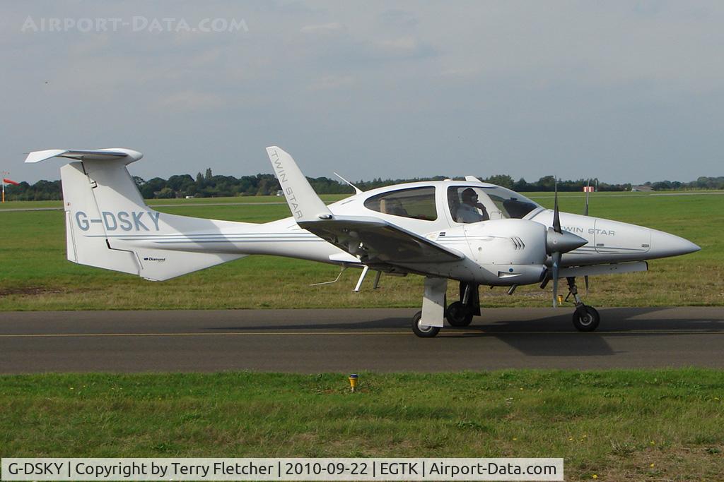 G-DSKY, 2005 Diamond DA-42 Twin Star C/N 42.084, Diamond DA 42, c/n: 42-084 used callsign White Knight 2