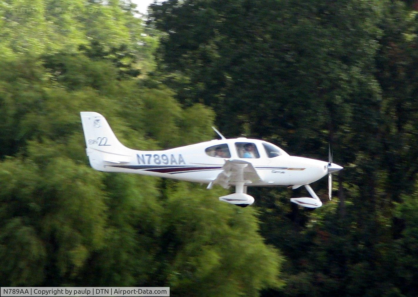 N789AA, 2001 Cirrus SR22 C/N 0123, Landing at Downtown Shreveport.
