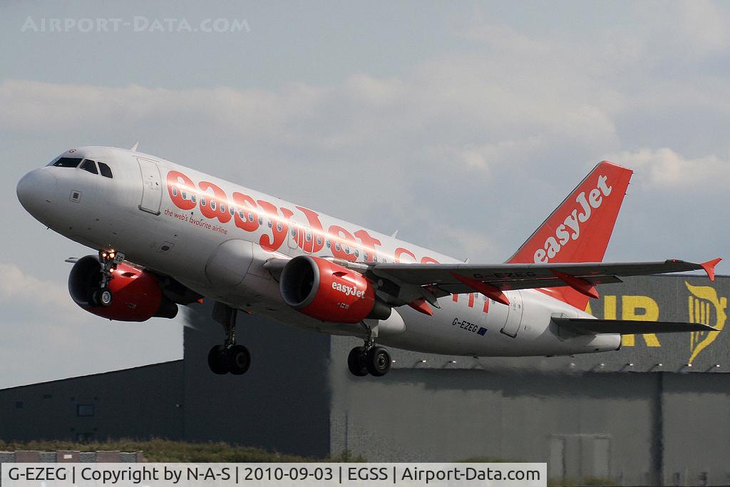 G-EZEG, 2004 Airbus A319-111 C/N 2181, Departing