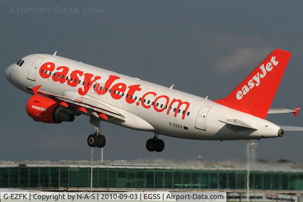 G-EZFK, 2009 Airbus A319-111 C/N 4048, Departing