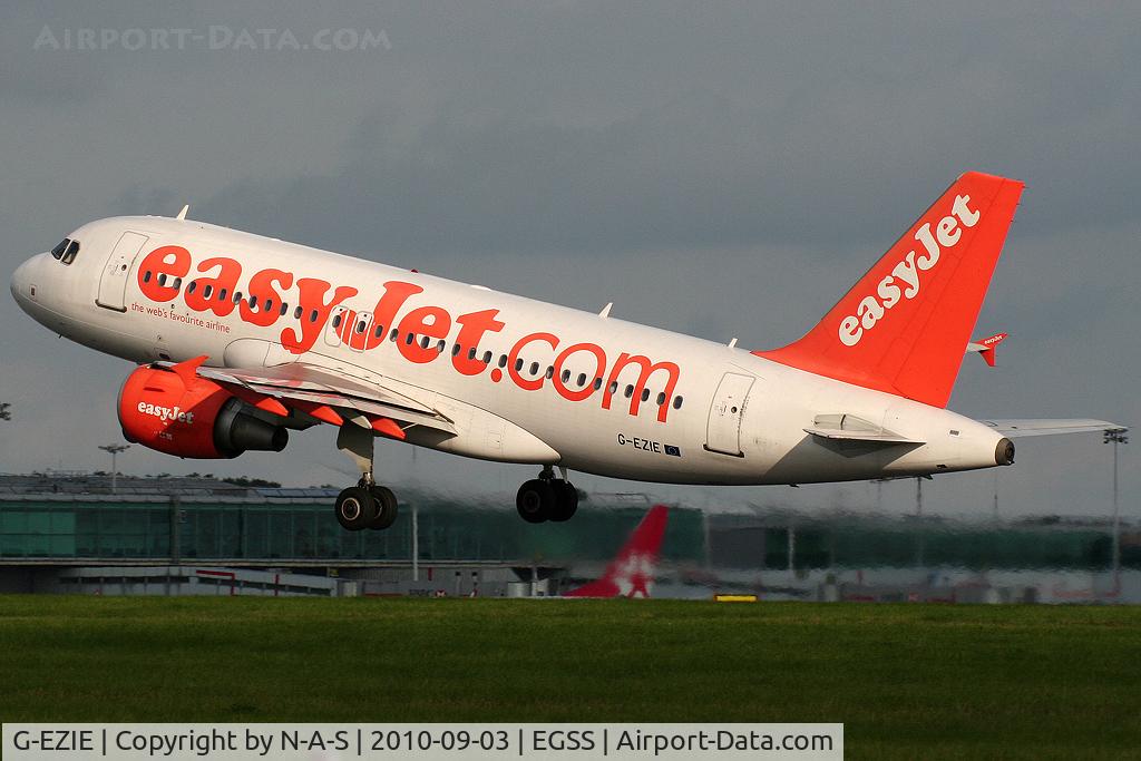 G-EZIE, 2005 Airbus A319-111 C/N 2446, Departing