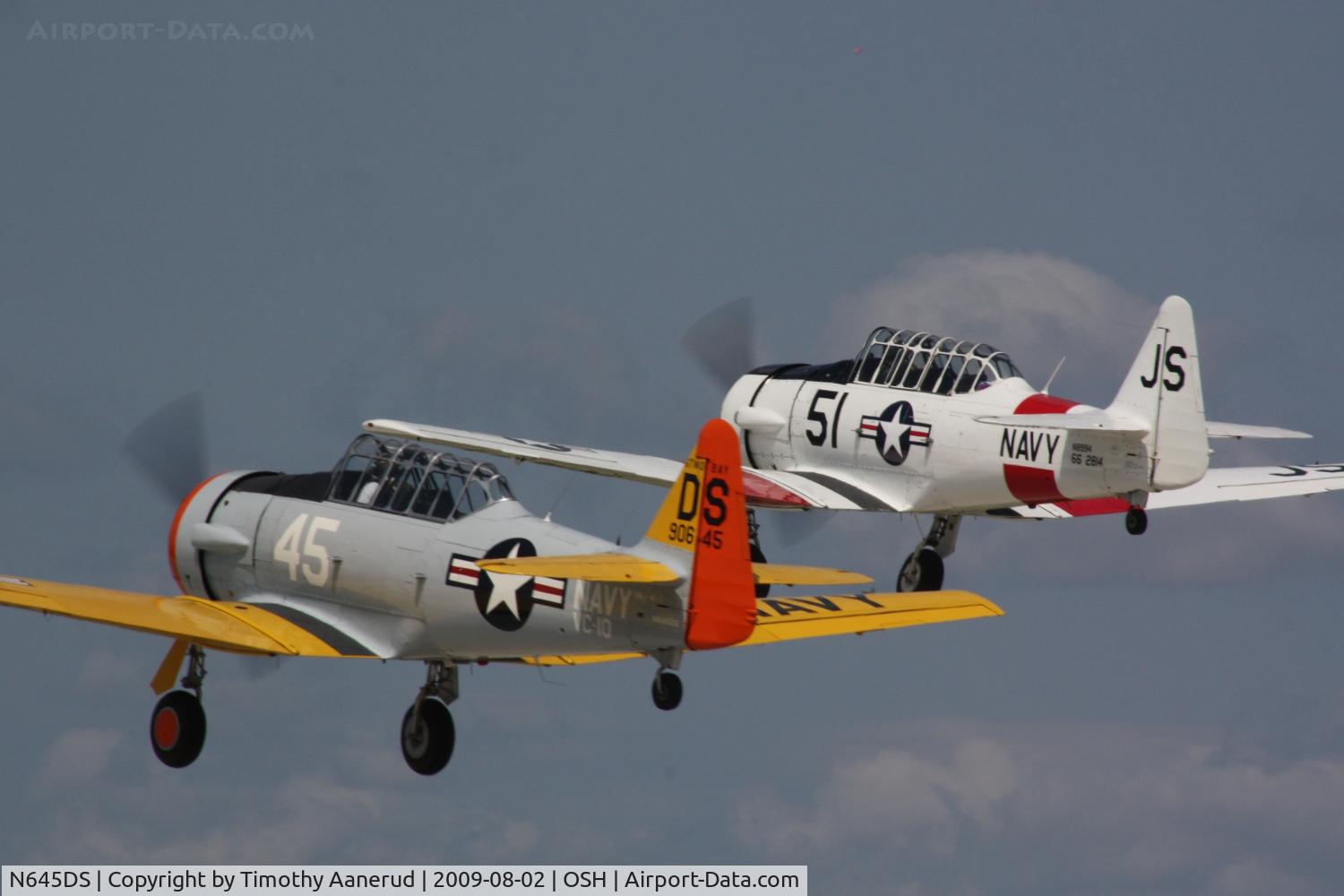 N8994, 1943 Noorduyn AT-16 Harvard II C/N 66-2814, 1944 North American SNJ-5, c/n: 88-17678 &  N8994