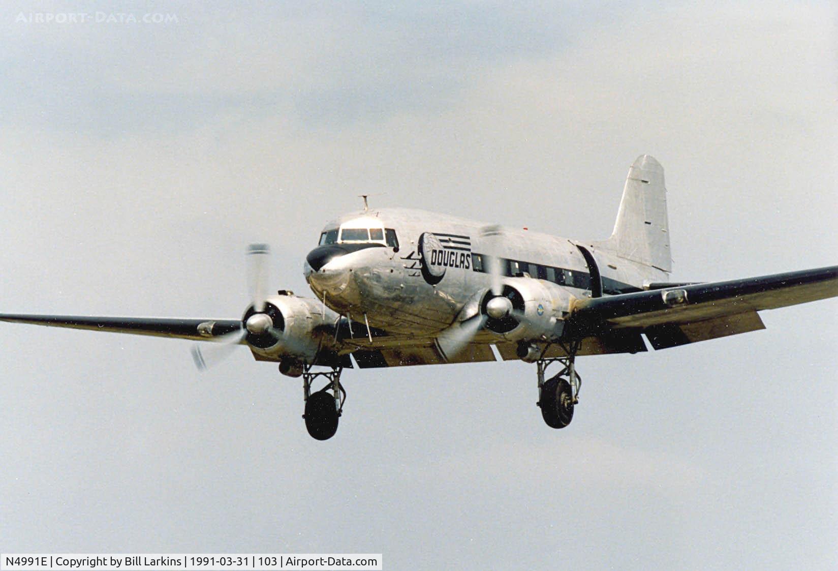 N4991E, 1945 Douglas DC3C (C-47) C/N 12106, Laning at Lodi Airport after dropping a load of Skydivers.
