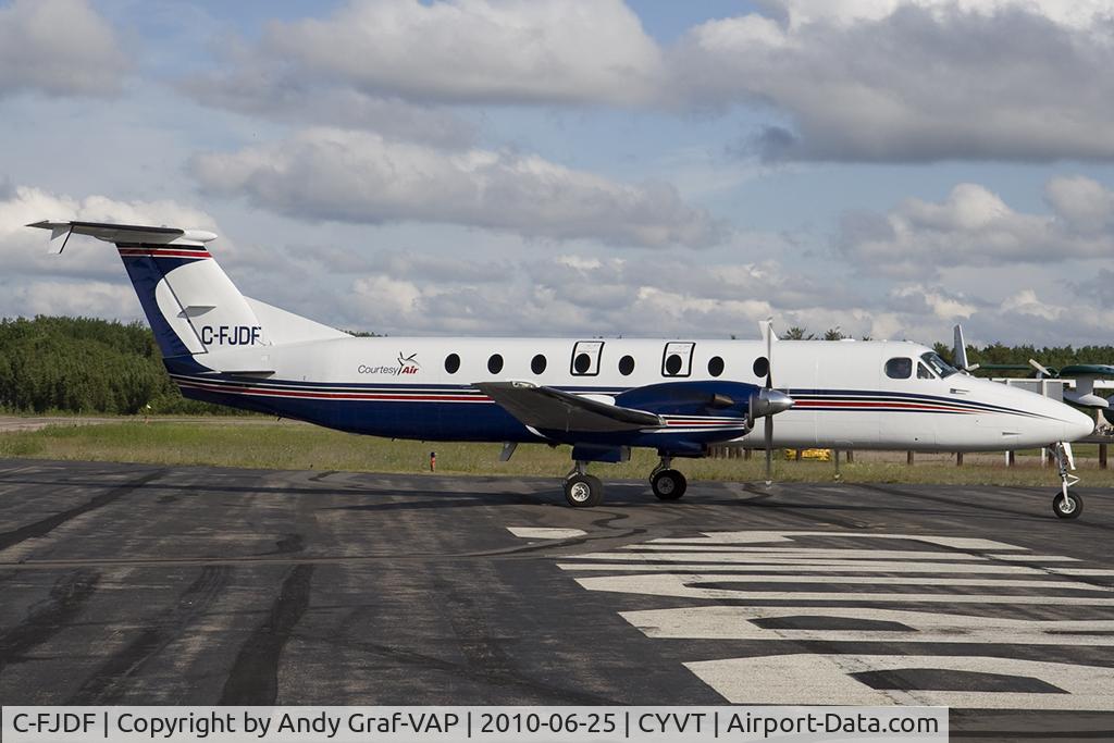 C-FJDF, 1987 Beech 1900C C/N UB-68, Courtesy Air B1900