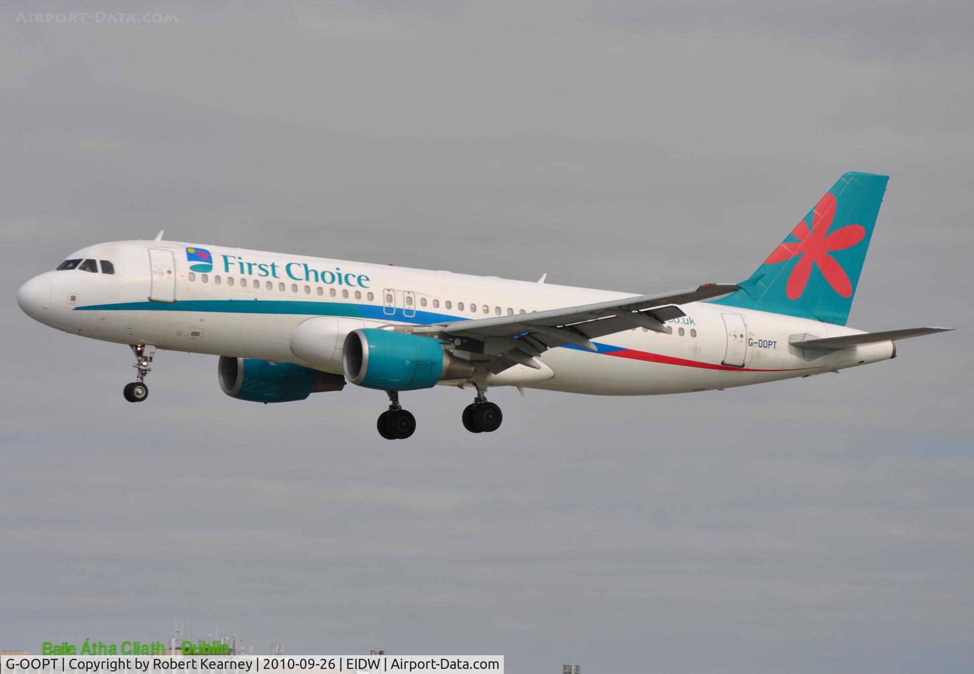G-OOPT, 2001 Airbus A320-214 C/N 1605, First Choice on short finals