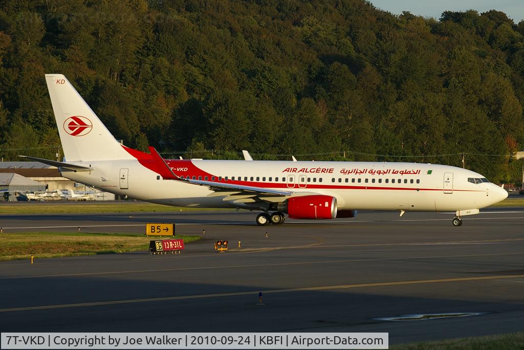 7T-VKD, 2010 Boeing 737-8D6 C/N 40858, New livery for Air Algerie seen on this 737-8D6. Fuselage is all white, new stylized font, and red engines and winglets.