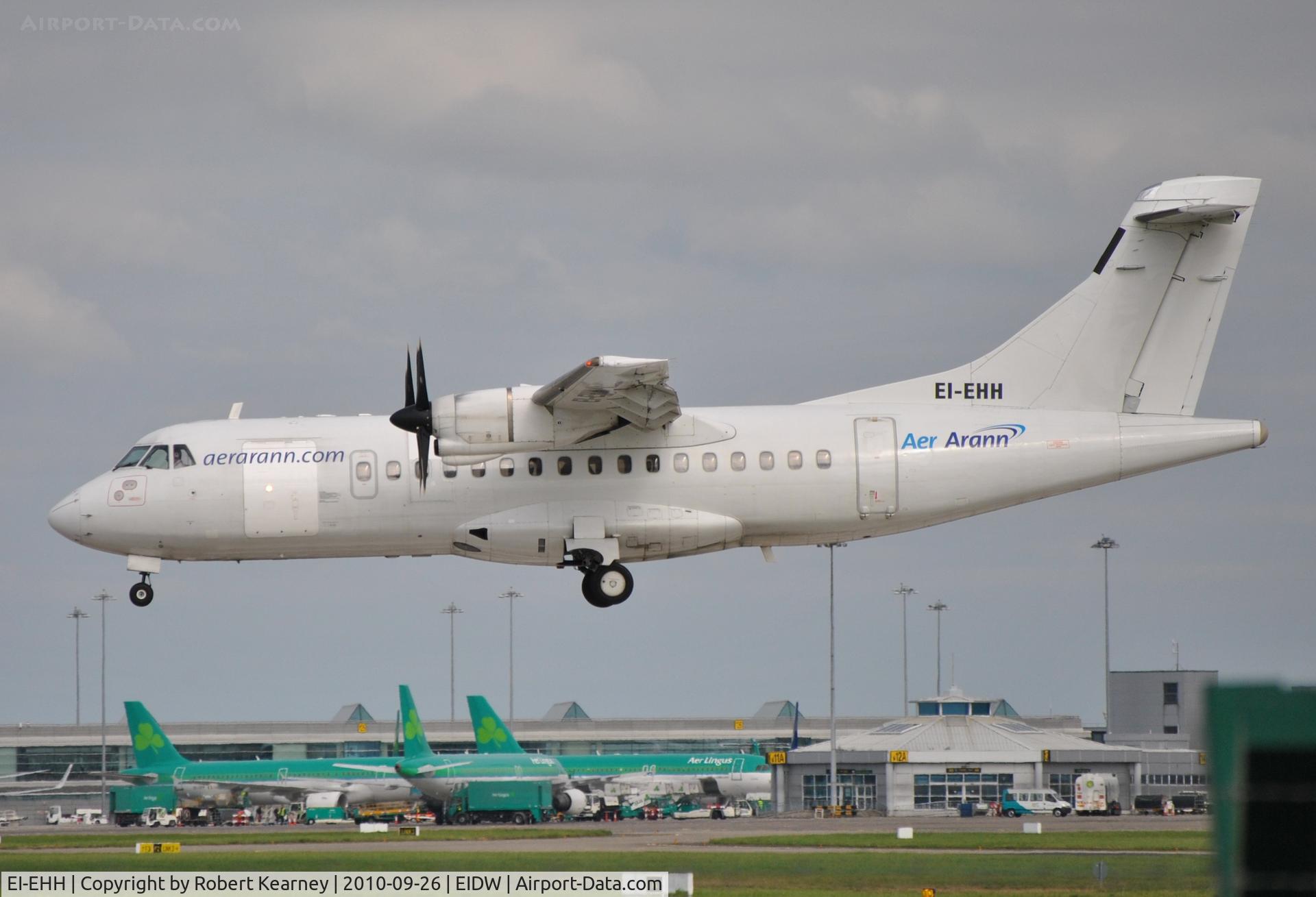 EI-EHH, 1990 ATR 42-300 C/N 196, Aer Arann about to touch down on r/w 28