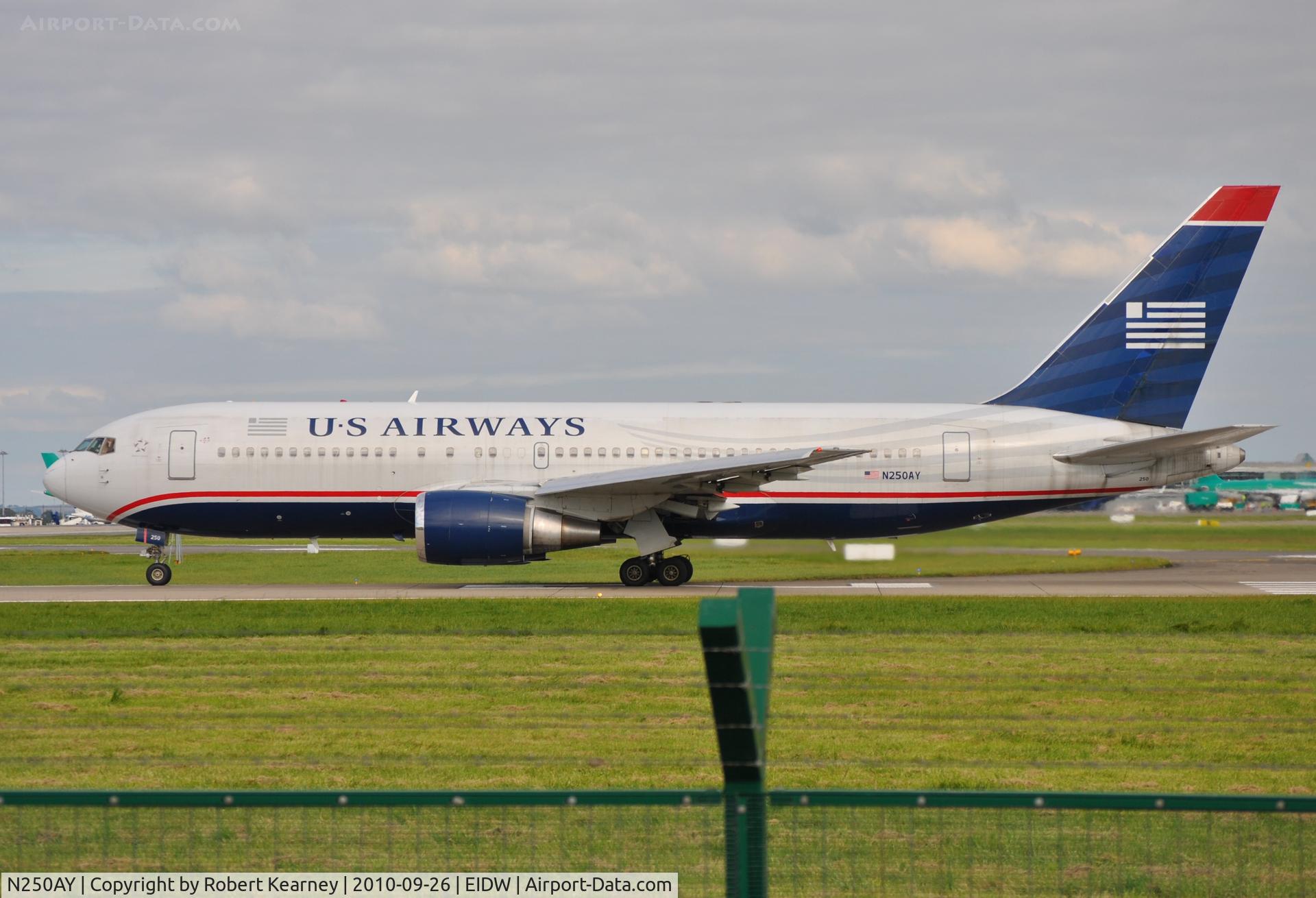 N250AY, 1988 Boeing 767-201 C/N 23902, U.S. Airways lining up