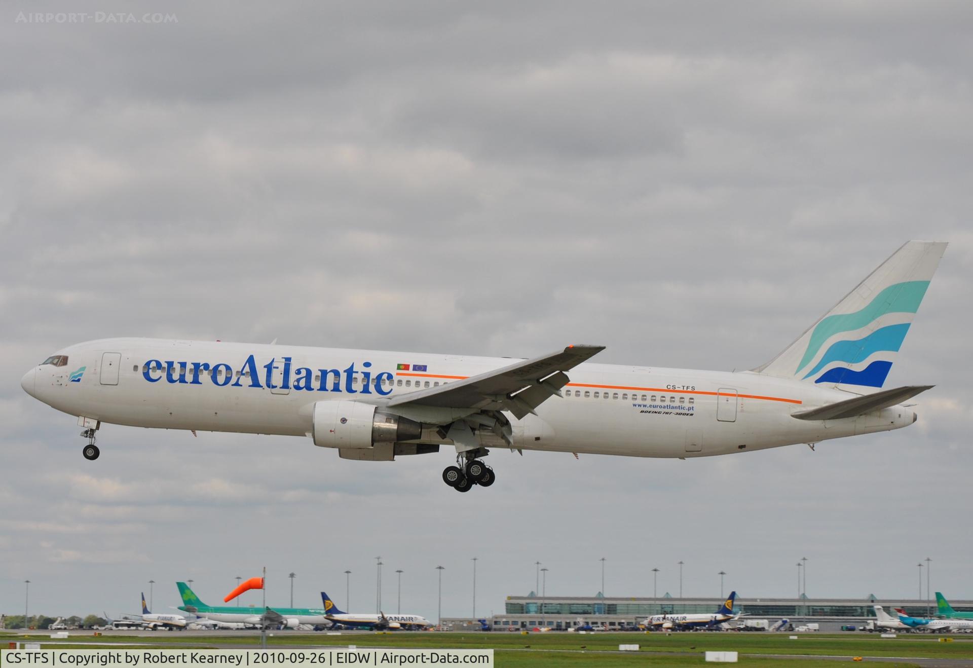CS-TFS, 1992 Boeing 767-3Y0/ER C/N 25411, Fourth B767 of the day...another surprise