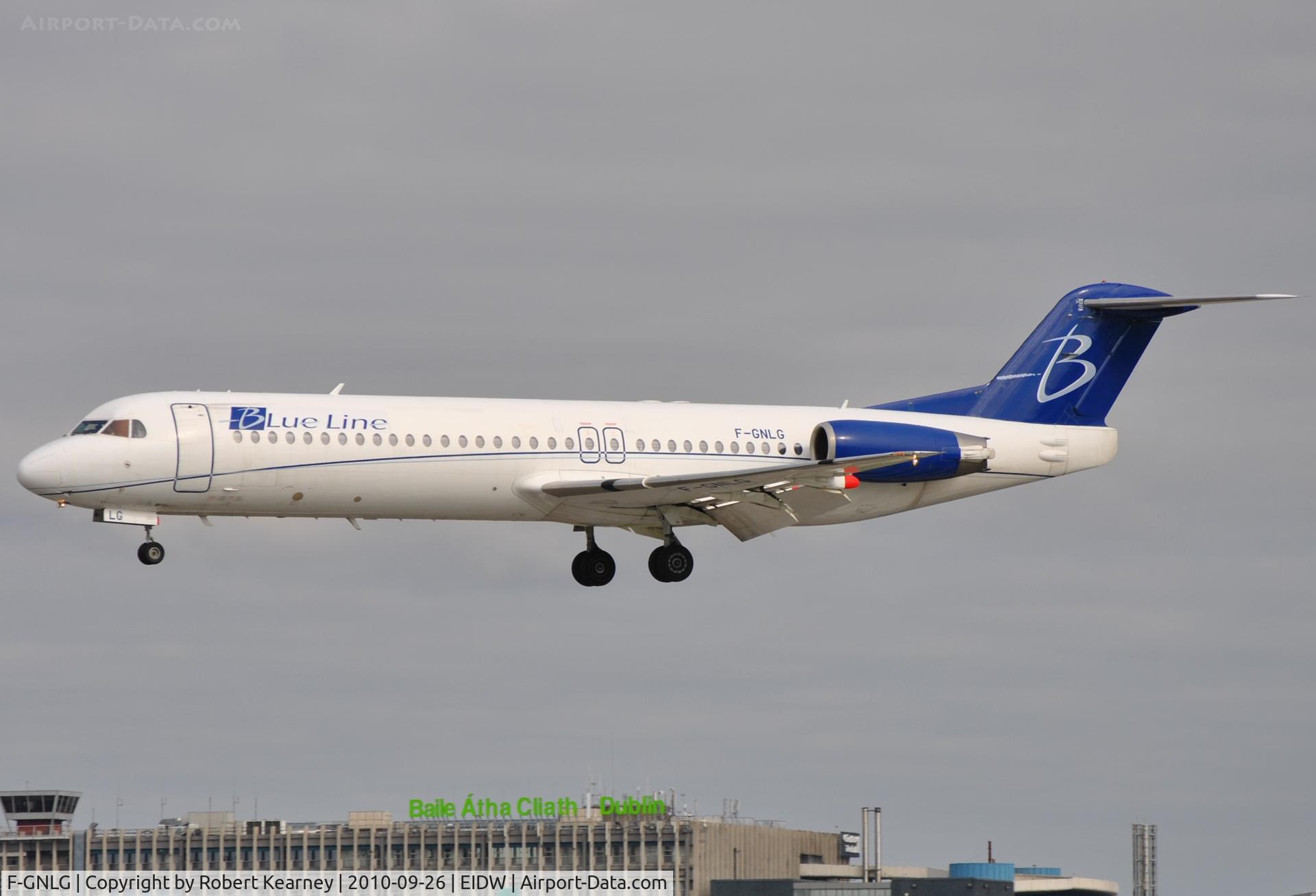 F-GNLG, 1991 Fokker 100 (F-28-0100) C/N 11363, French charter about to touch down
