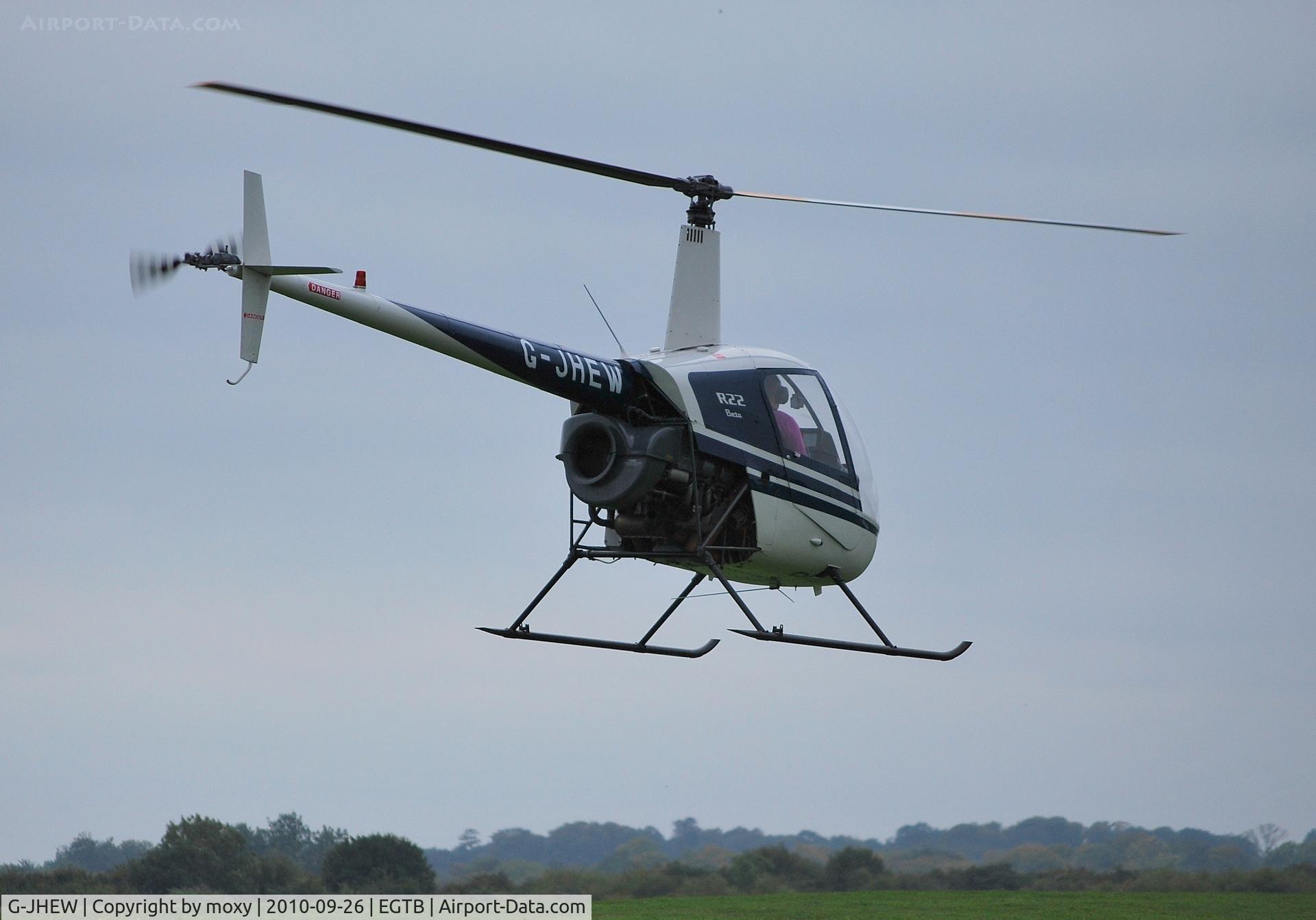 G-JHEW, 1987 Robinson R22 Beta C/N 0672, Robinson R22 Beta departing Wycombe Air Park