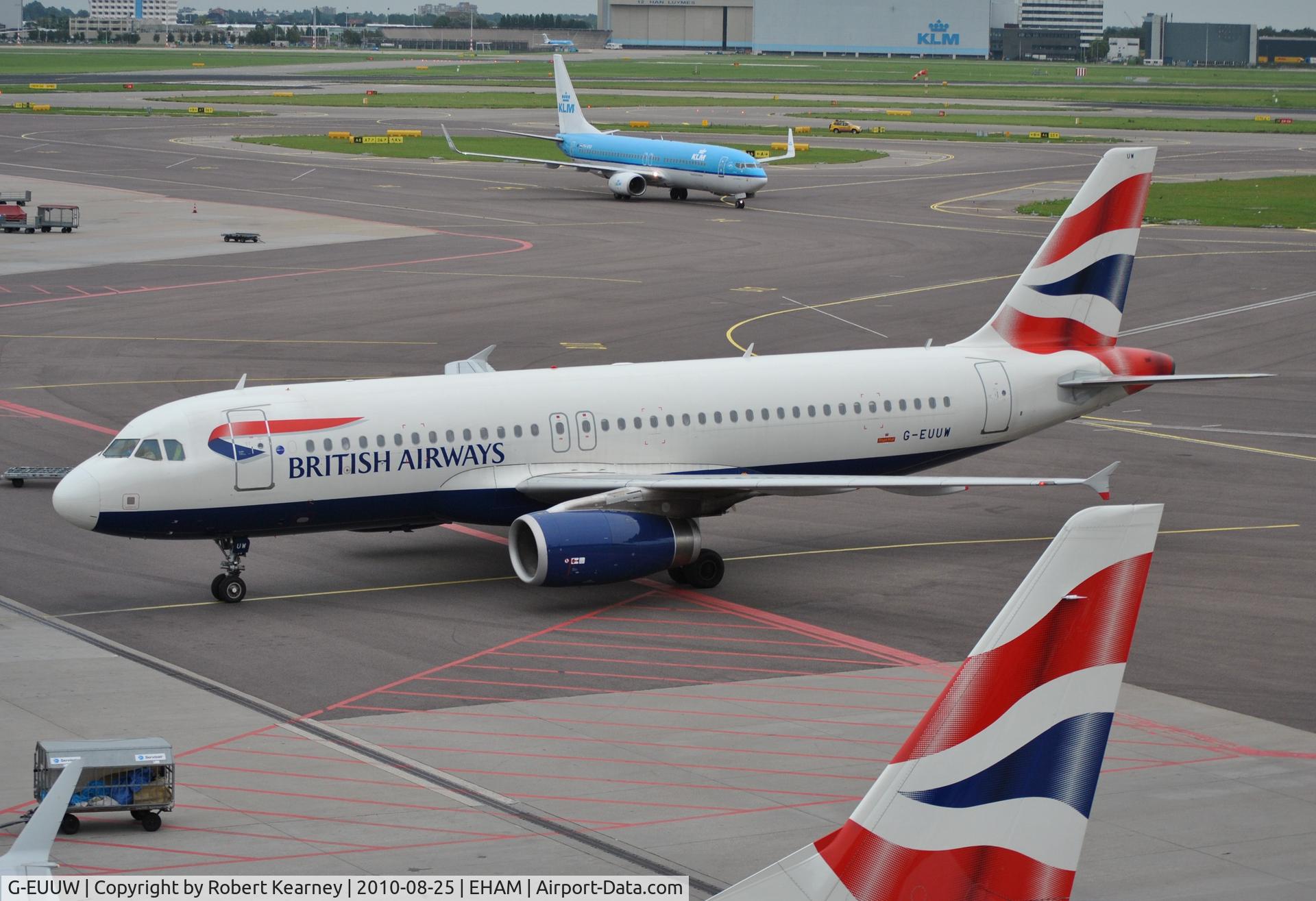 G-EUUW, 2008 Airbus A320-232 C/N 3499, BAW rolling onto stand from EGLL