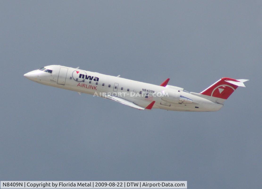 N8409N, 2000 Canadair CRJ-200LR (CL-600-2B19) C/N 7409, Pinnacle CRJ-200
