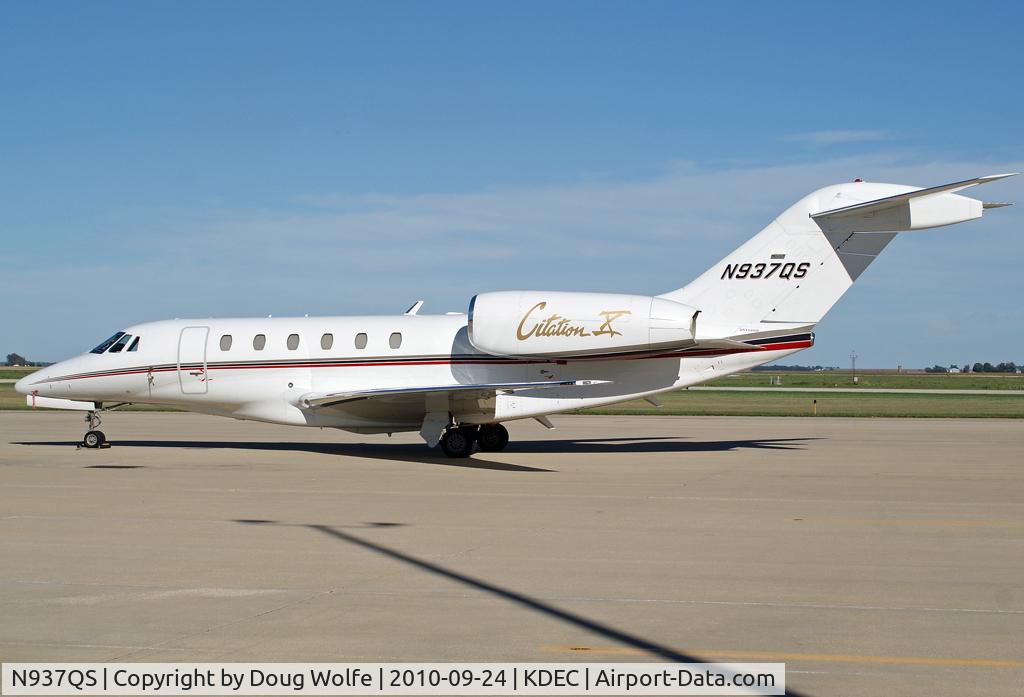 N937QS, 2000 Cessna 750 Citation X Citation X C/N 750-0137, NetJets Aviation aircraft at Decatur, Illinois.  KDEC.  Built in 2000.