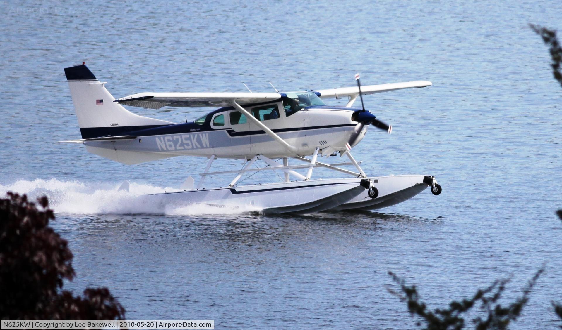 N625KW, 1974 Cessna U206F Stationair C/N U20602635, While Operating on Forest Lake, MN
