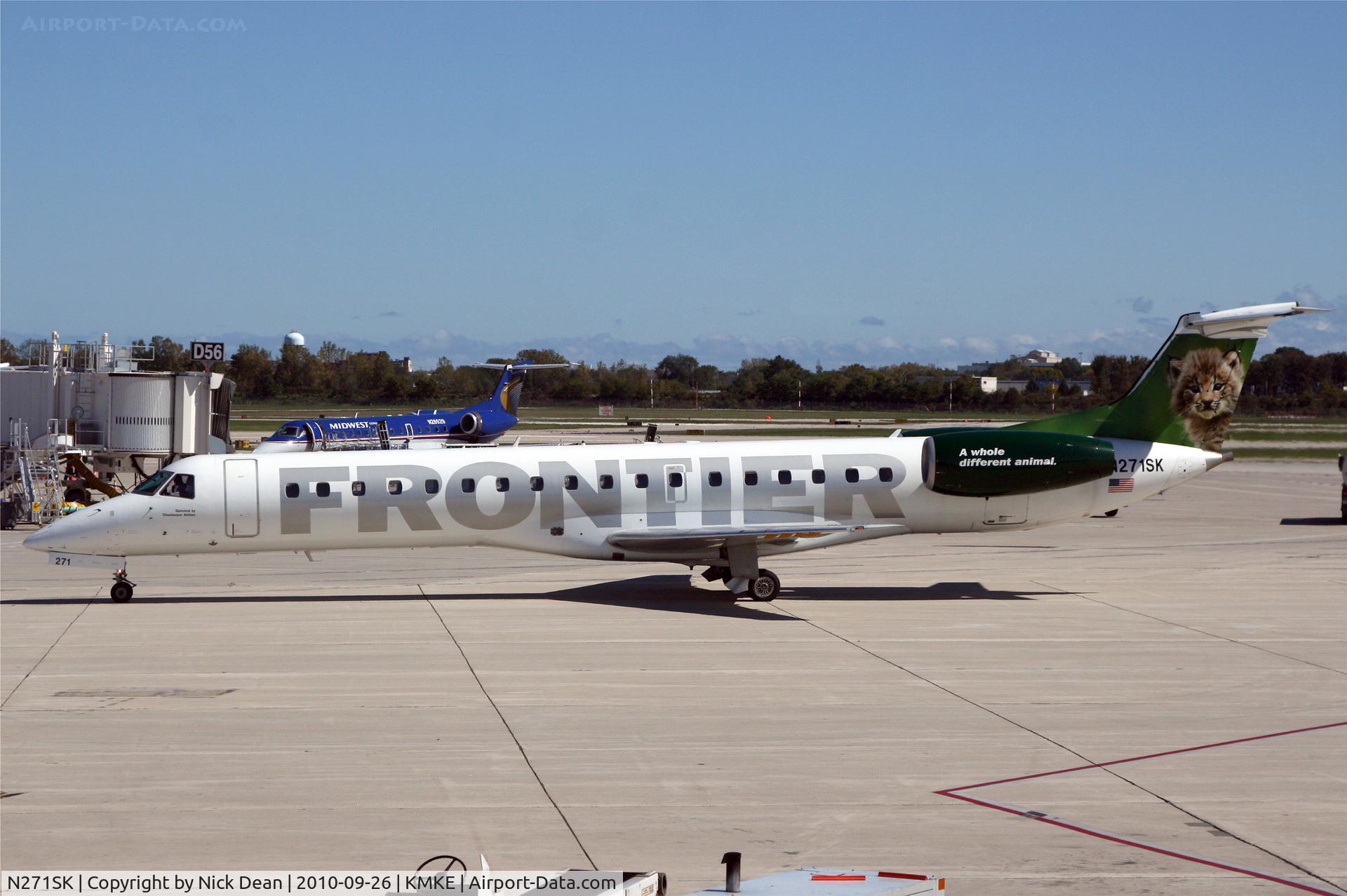 N271SK, 2000 Embraer ERJ-145LR (EMB-145LR) C/N 145305, KMKE