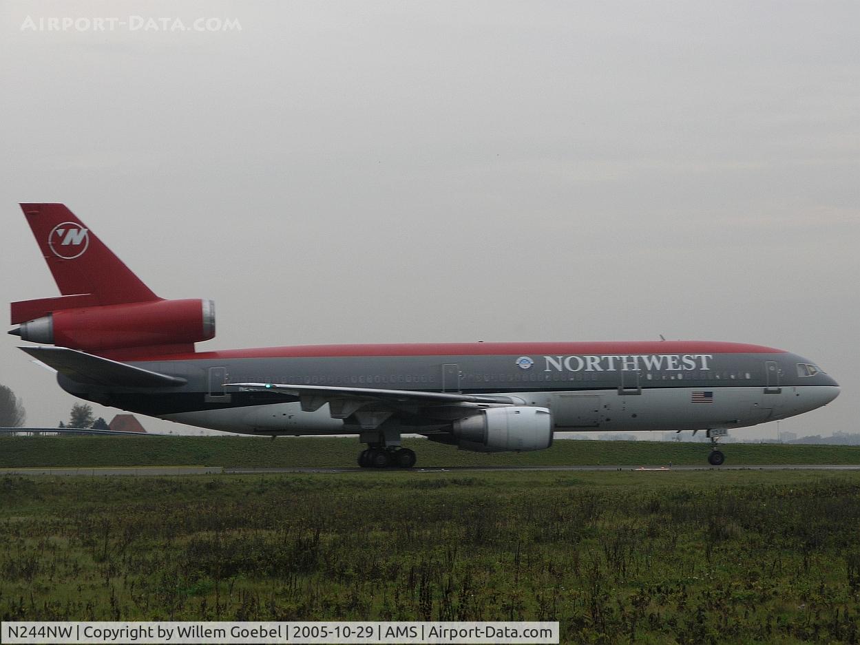 N244NW, 1988 McDonnell Douglas DC-10-30 C/N 48316, Taxi to the gate