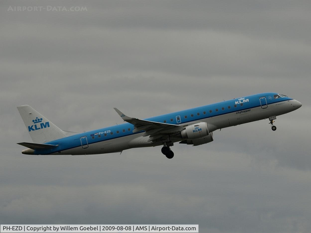 PH-EZD, 2009 Embraer 190LR (ERJ-190-100LR) C/N 19000279, Take off of the Polderbaan of Amsterdam airport