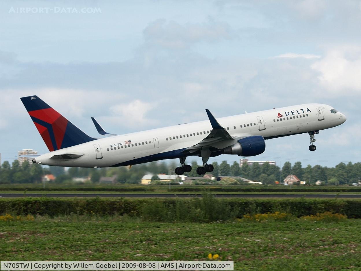 N705TW, 1997 Boeing 757-231ER C/N 28479, Take off of the Polderbaan of Amsterdam airport