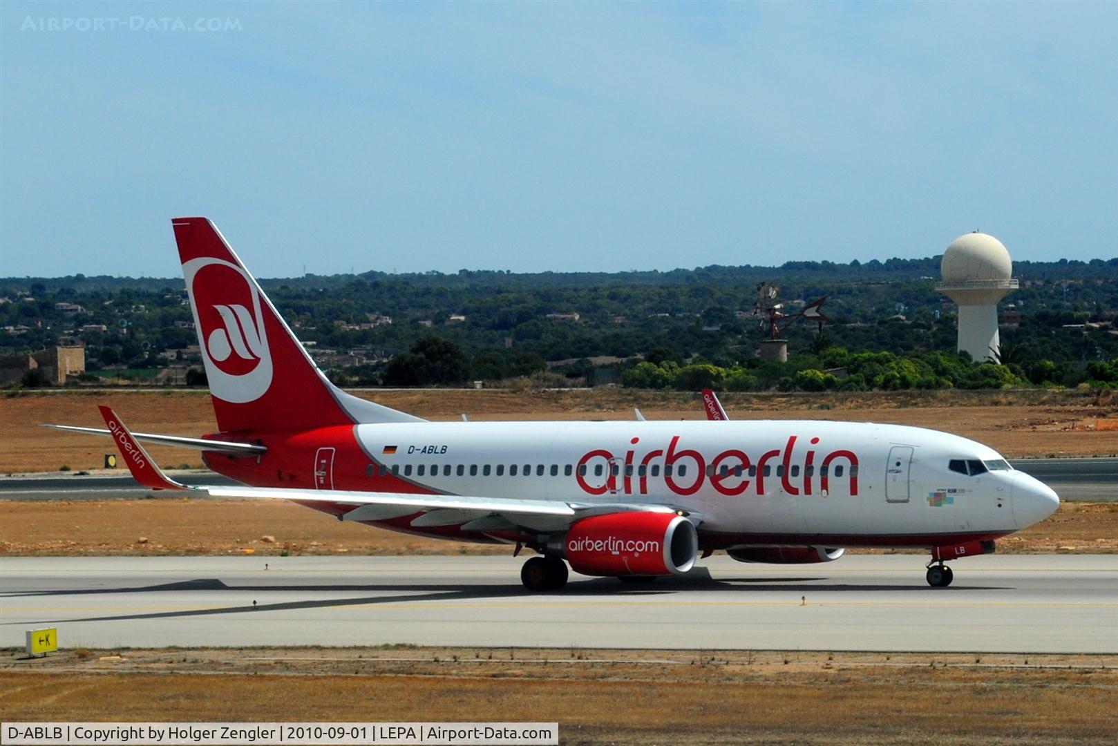 D-ABLB, 2008 Boeing 737-76J C/N 36115, Rolling by to rwy 07R for take off to Bremen.