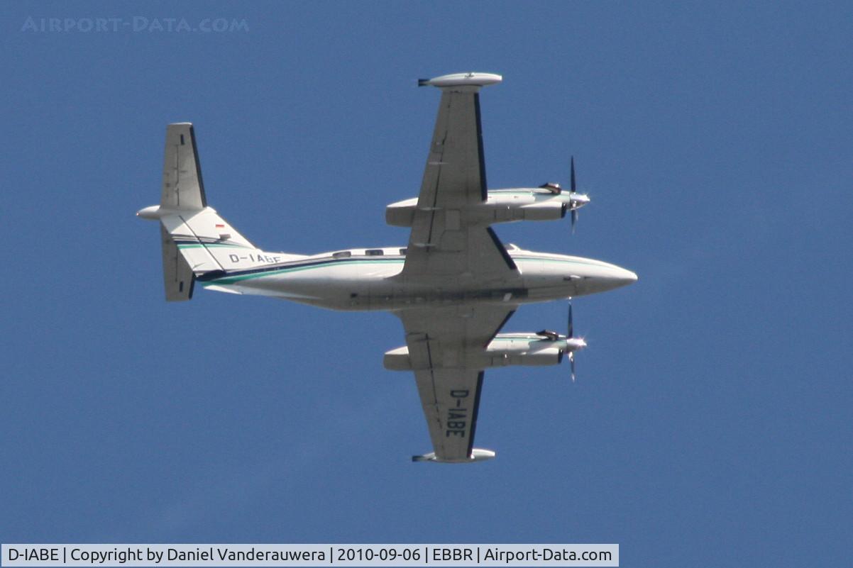 D-IABE, 1980 Piper PA-42-720 Cheyenne III C/N 42-8001037, On approach to RWY 07L