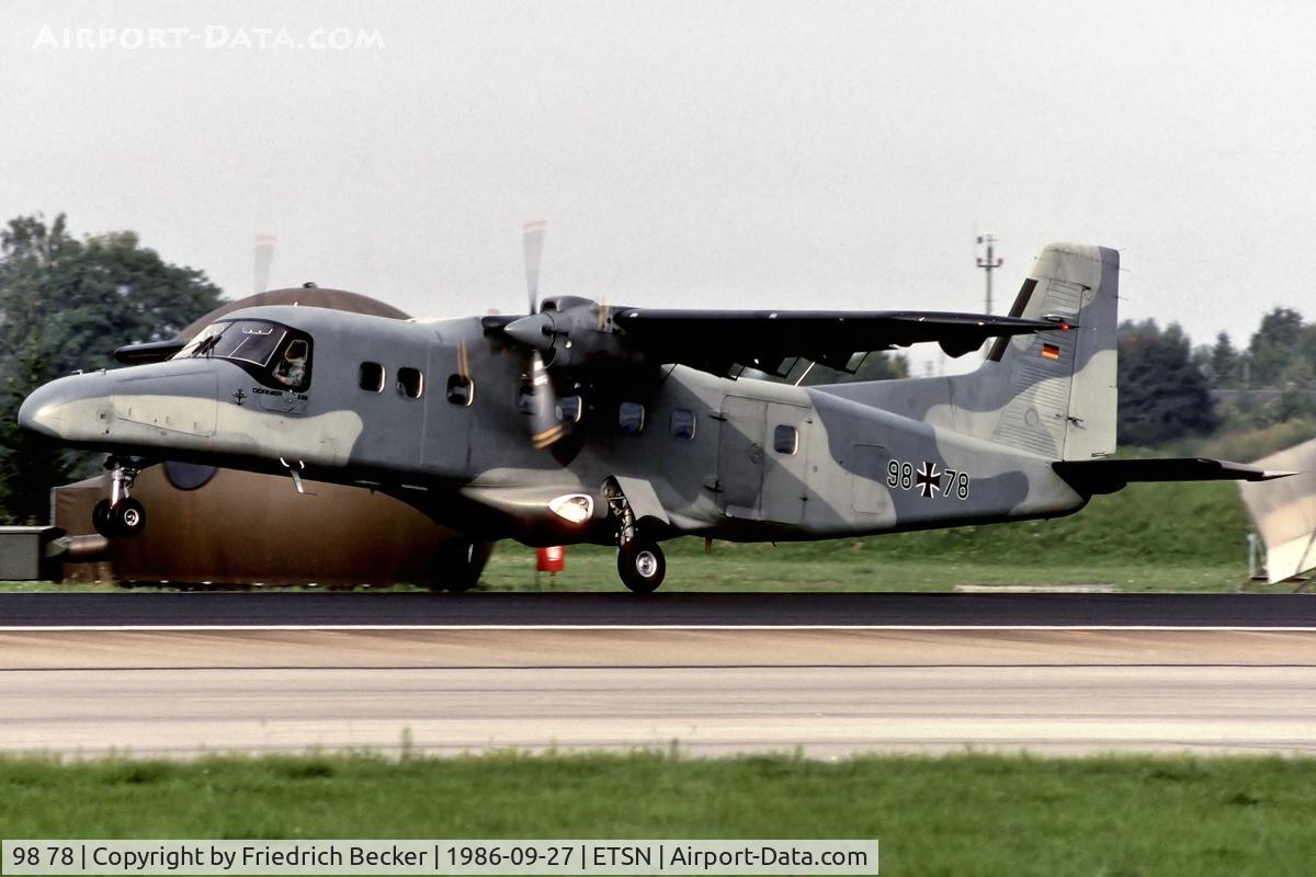 98 78, 1985 Dornier 228-201 C/N 8068, touchdown