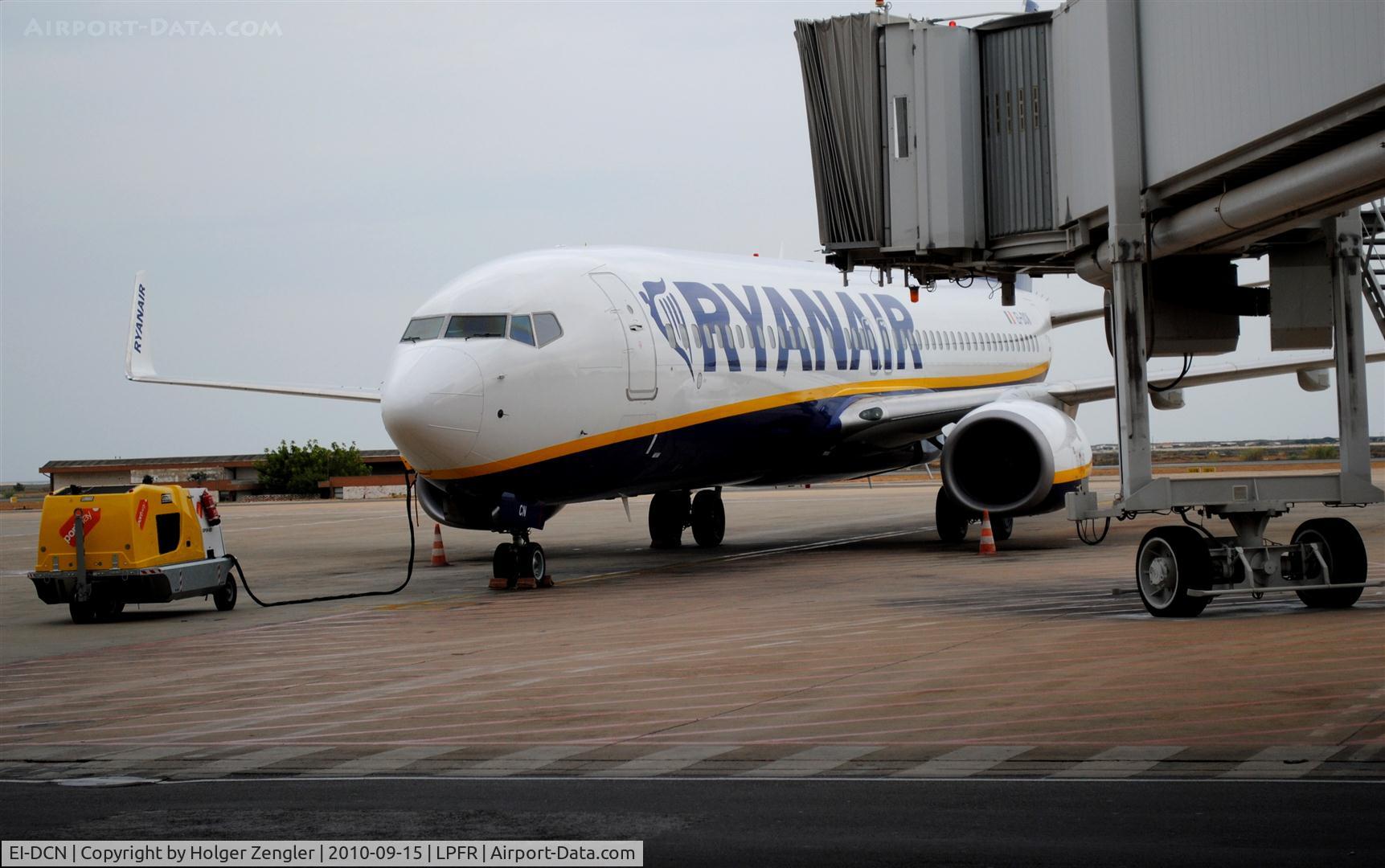 EI-DCN, 2004 Boeing 737-8AS C/N 33808, Getting filled with new ernergy.....