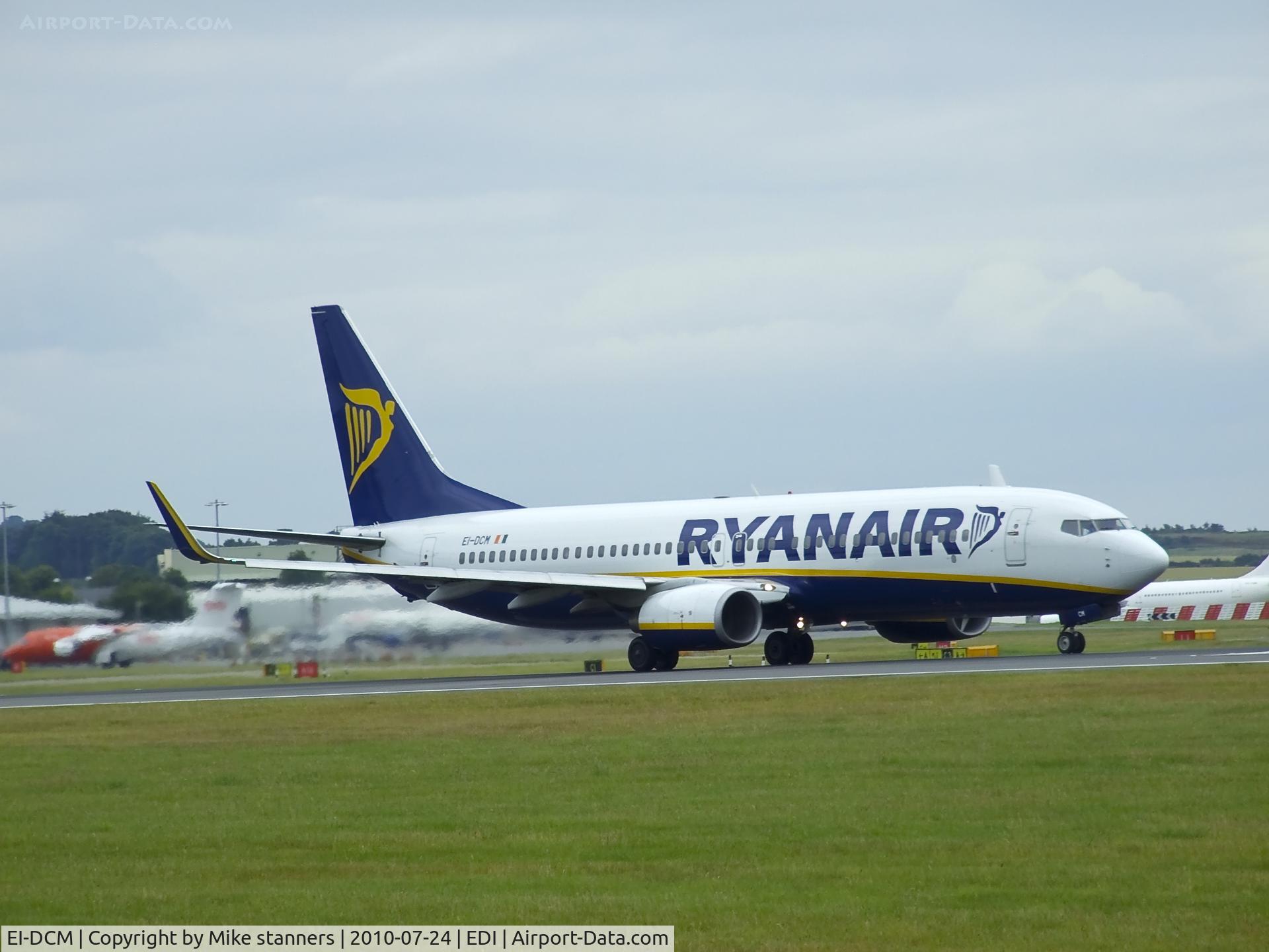 EI-DCM, 2004 Boeing 737-8AS C/N 33807, Ryanair B737-800 on runway 24 At EDI