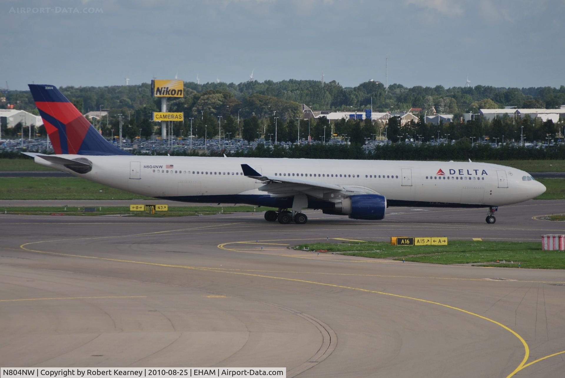 N804NW, 2003 Airbus A330-323 C/N 0549, DAL taxiing out for take-off