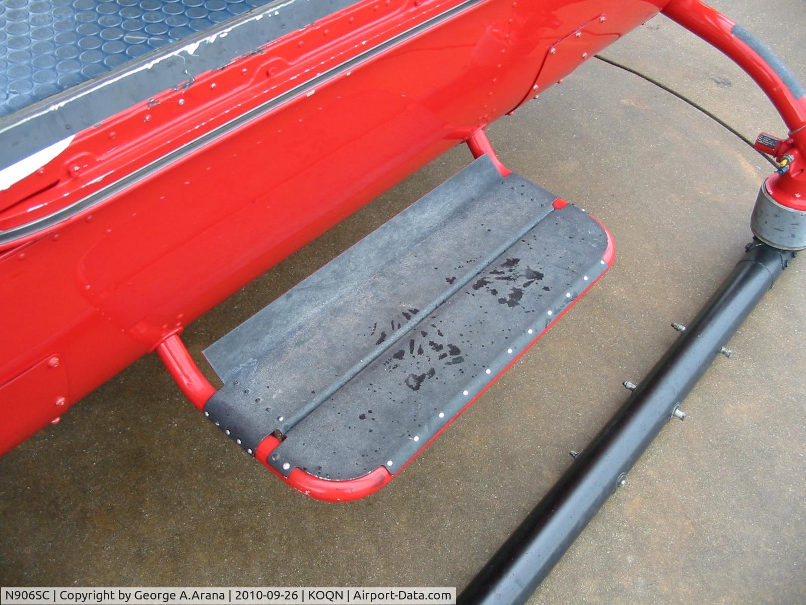 N906SC, 2006 MD Helicopters MD-900 Explorer C/N 900-00112, Port boarding step