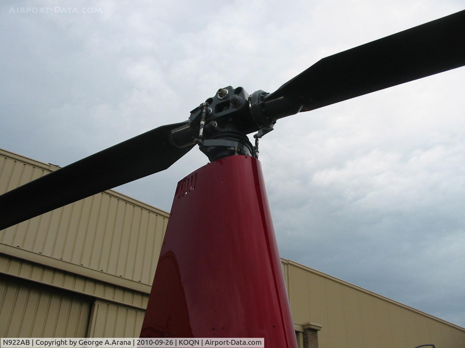 N922AB, 2001 Robinson R44 C/N 1083, Main rotor