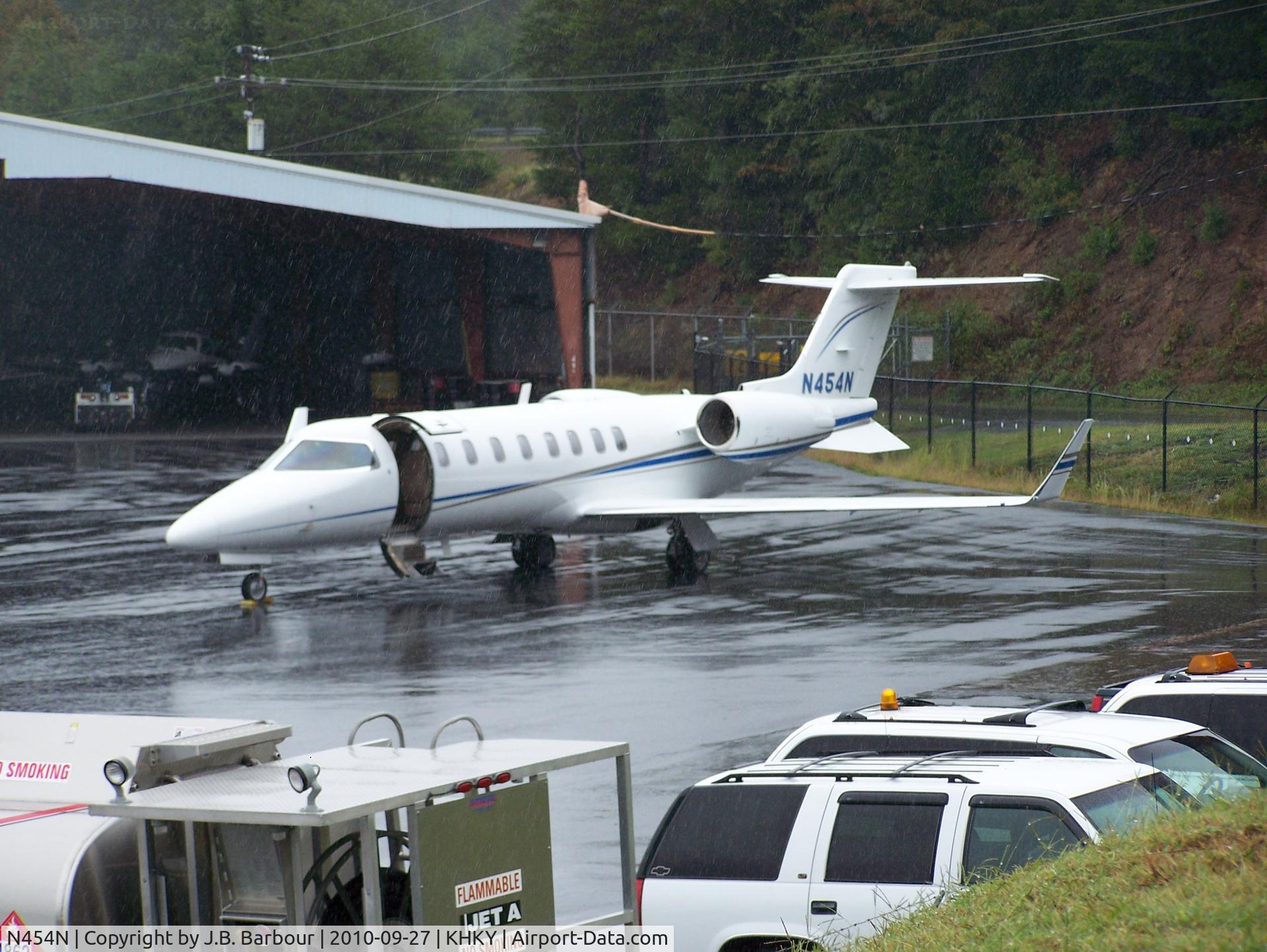 N454N, 2007 Learjet 45 C/N 339, A very wet day to be out.