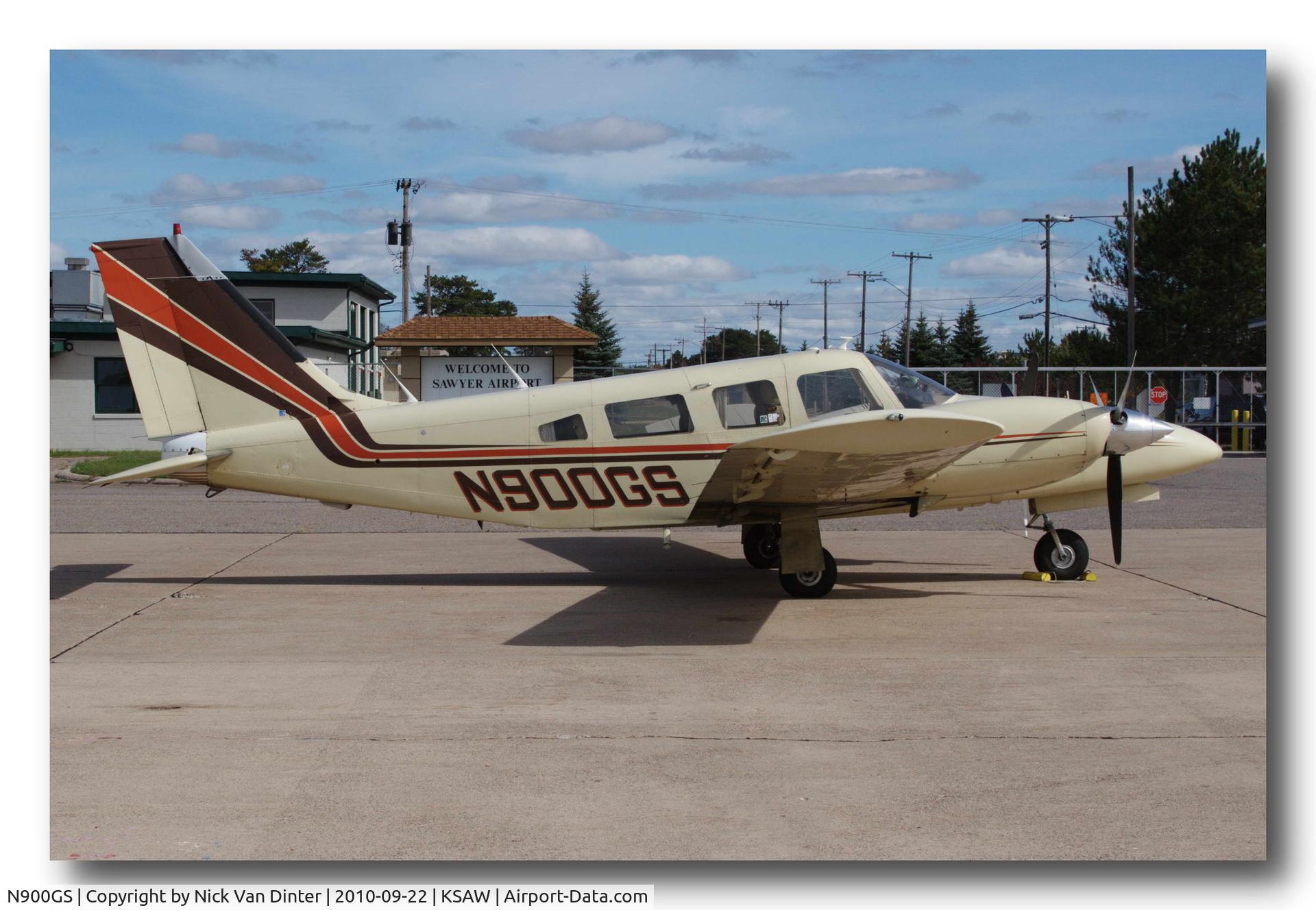 N900GS, 1978 Piper PA-34-200T C/N 34-7870232, On the ramp.