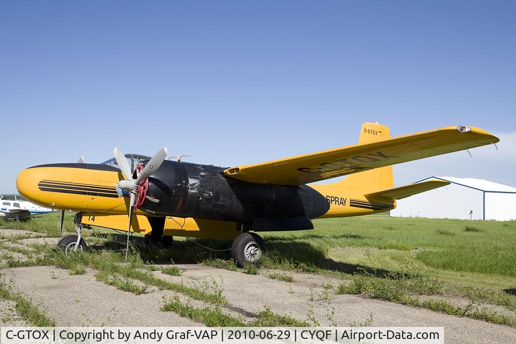 C-GTOX, 1944 Douglas A-26B Invader C/N 27802, Air Spray A-26