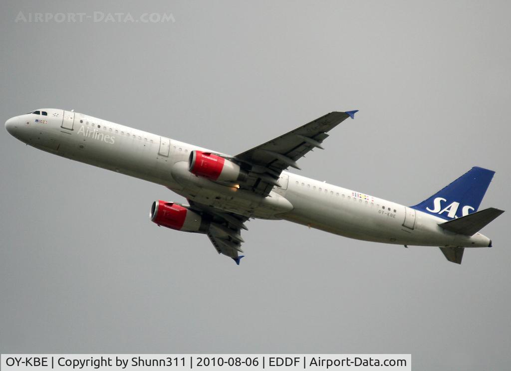 OY-KBE, 2002 Airbus A321-232 C/N 1798, Taking off rwy 25R