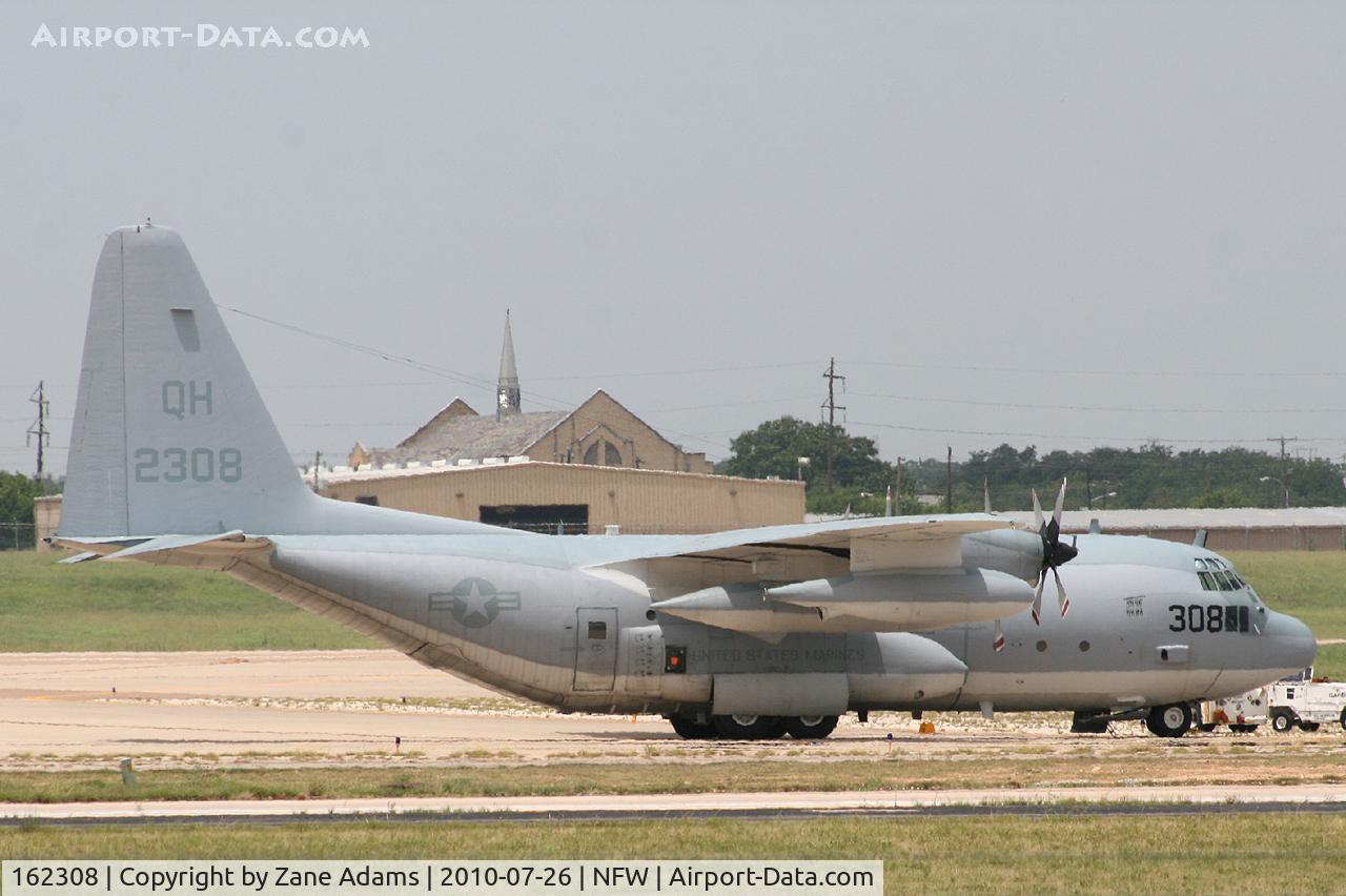 162308, 1982 Lockheed KC-130T Hercules C/N 382-4972, Departing NASJRB Fort Worth - Carswell Field