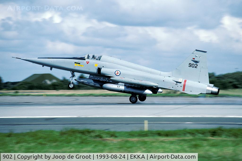 902, 1967 Northrop F-5A Freedom Fighter C/N N.7065, This Norwegian F-5 was a participant in the 1993 Tactical Fighter Weaponry