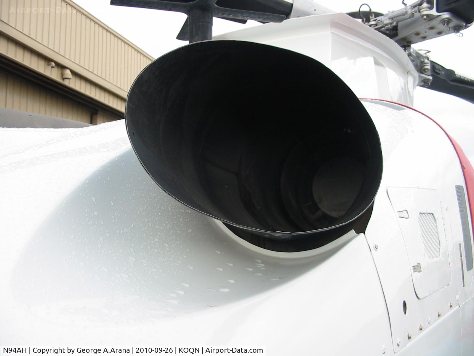 N94AH, 2000 Agusta A-109E C/N 11081, Starboard engine exhaust