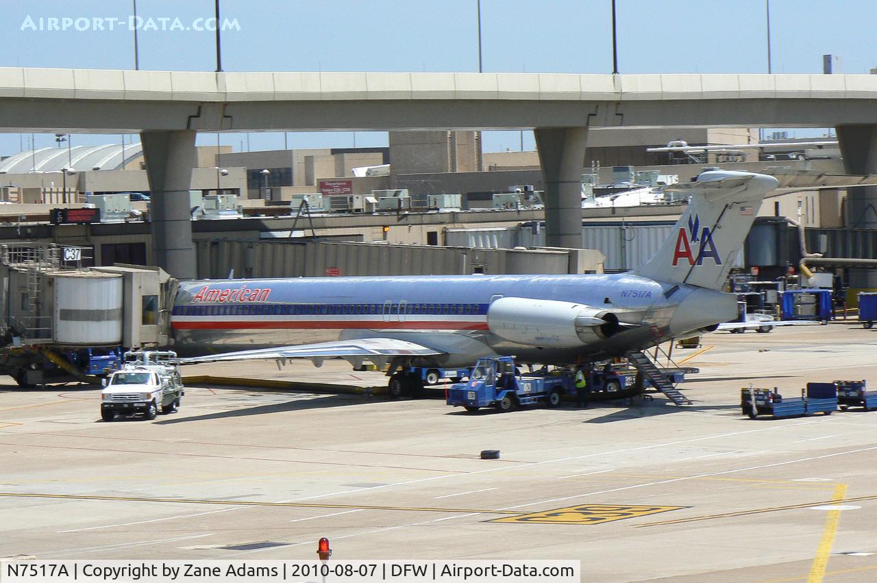N7517A, 1990 McDonnell Douglas MD-82 (DC-9-82) C/N 49894, American Airlines at the gate - DFW AIrport, TX