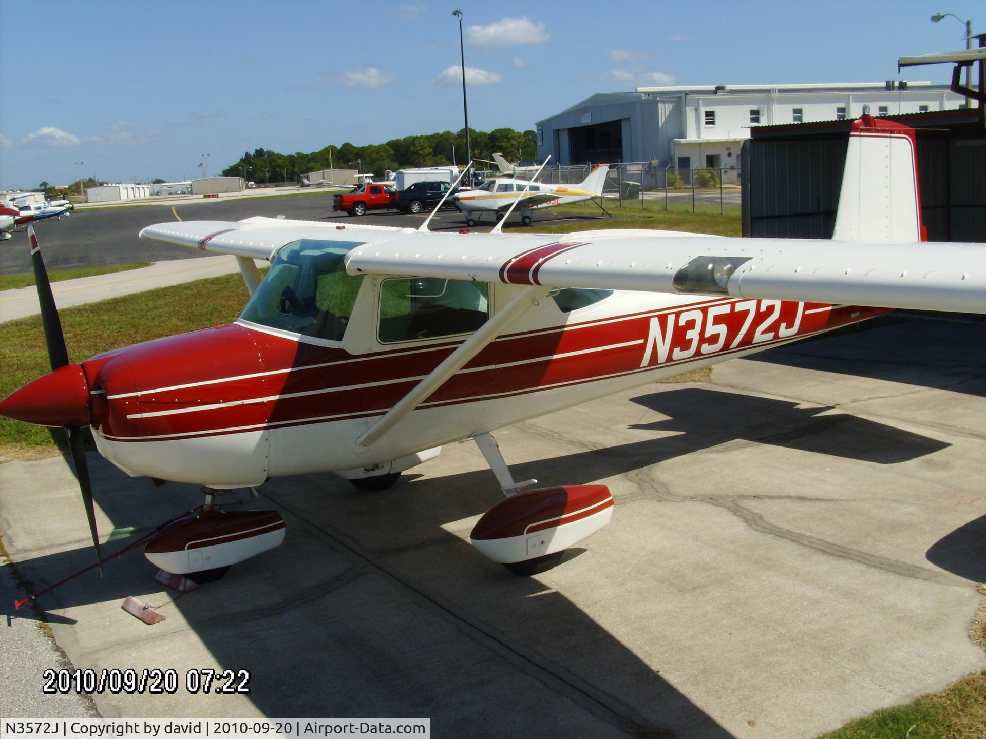 N3572J, 1965 Cessna 150E C/N 15061272, side view