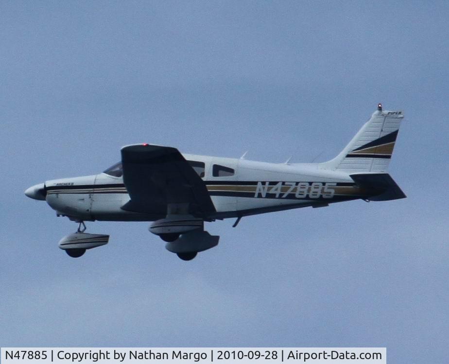N47885, 1977 Piper PA-28-181 Archer C/N 28-7890148, Seen flying over Ocean Beach, San Diego, CA.