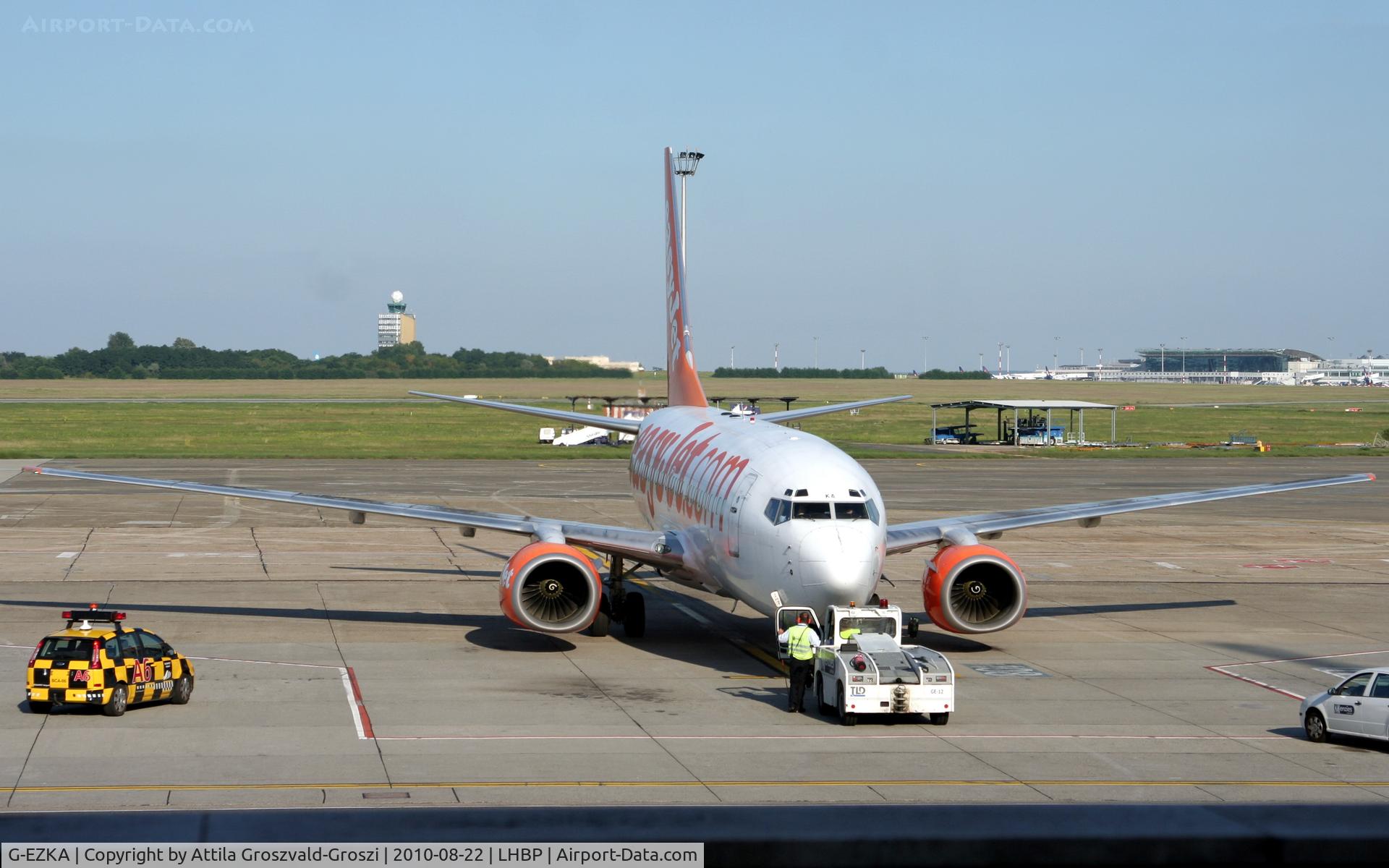 G-EZKA, 2003 Boeing 737-73V C/N 32422, Hungarian International Airport Budapest, Terminal Ferihegy-I.