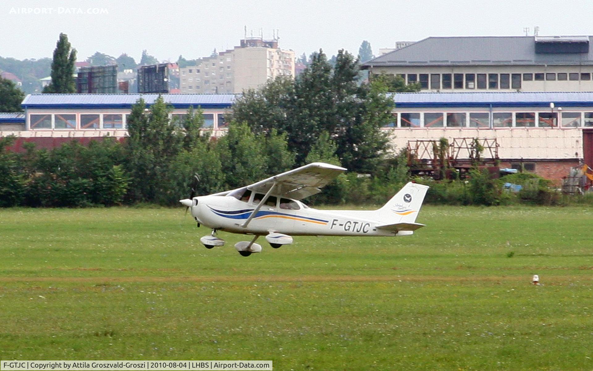 F-GTJC, Cessna 172S C/N 172S8277, In a visitor on Budaörs