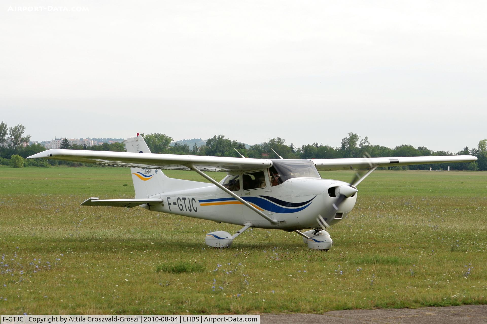 F-GTJC, Cessna 172S C/N 172S8277, In a visitor on Budaörs