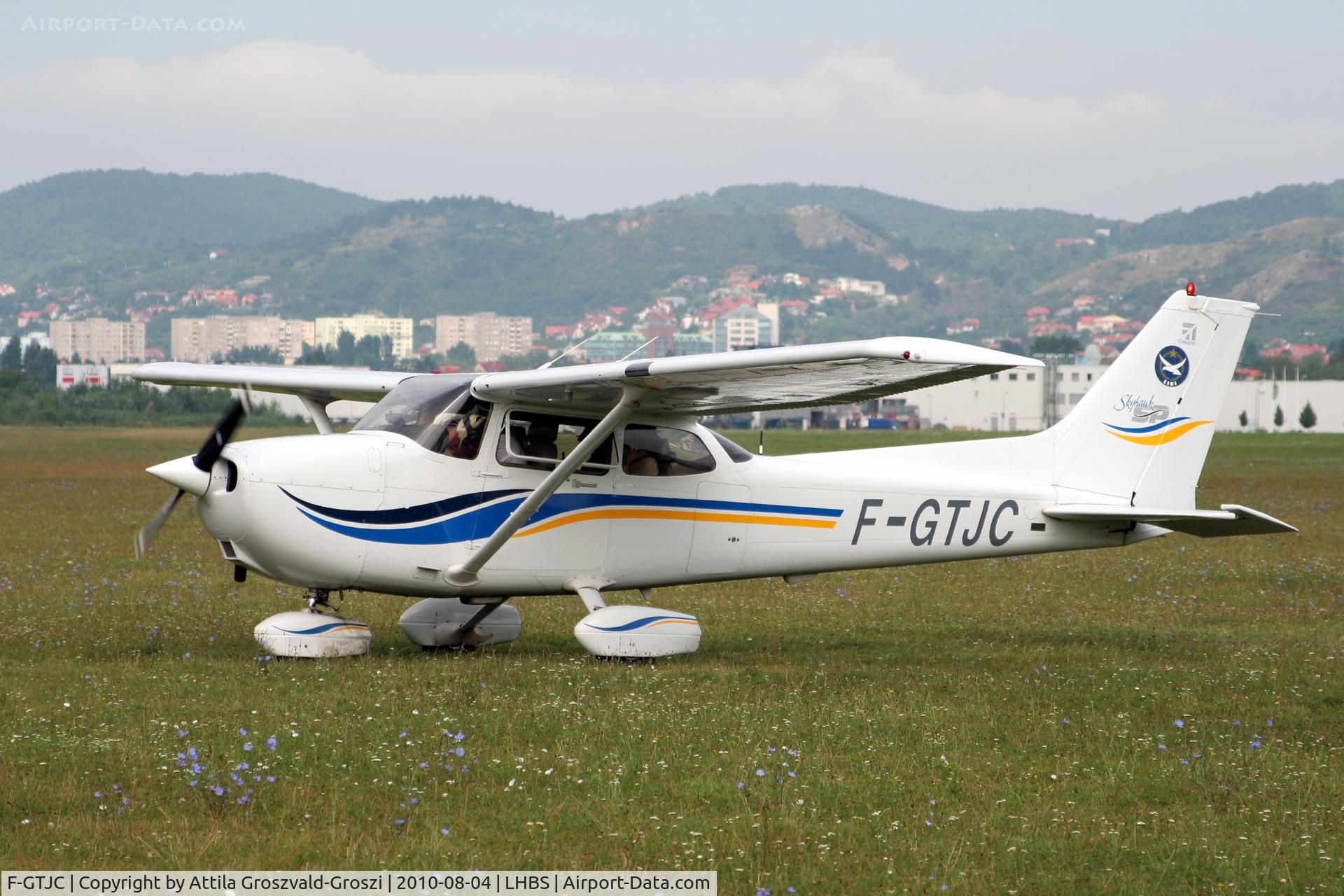 F-GTJC, Cessna 172S C/N 172S8277, In a visitor on Budaörs